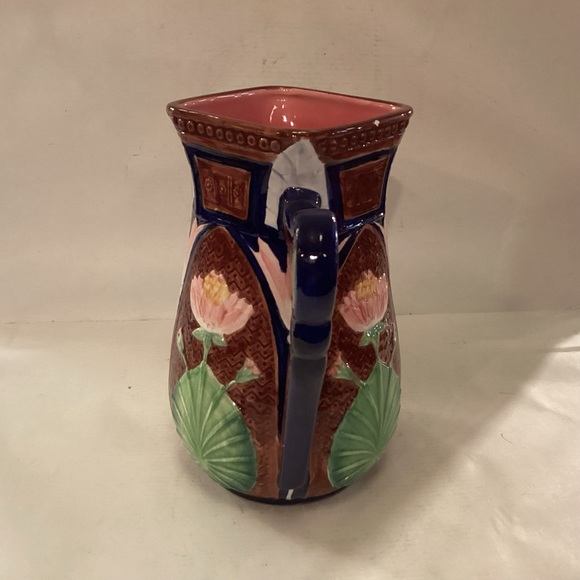 Majolica art nouveau style pitcher, lotus - Picture 4 of 9